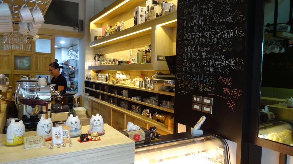 Meow G Cafe Hostel Hualien Exterior foto